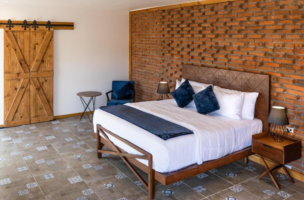 ואלה דה גוואדלופה Ojo Azul Resort מראה חיצוני תמונה